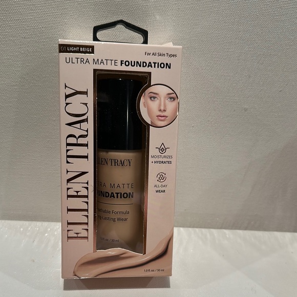 Ellen Tracy Ultra Matte Foundation for all skin types - Light Beige - Picture 1 of 5